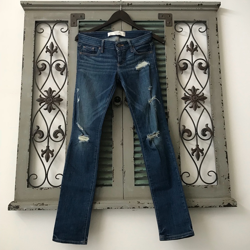 SALE 3/25$☀️ Abercrombie and Fitch jeans